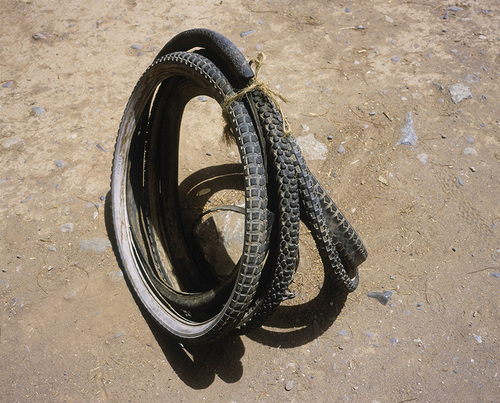 Pneus (1) - Marrakech, 2004.